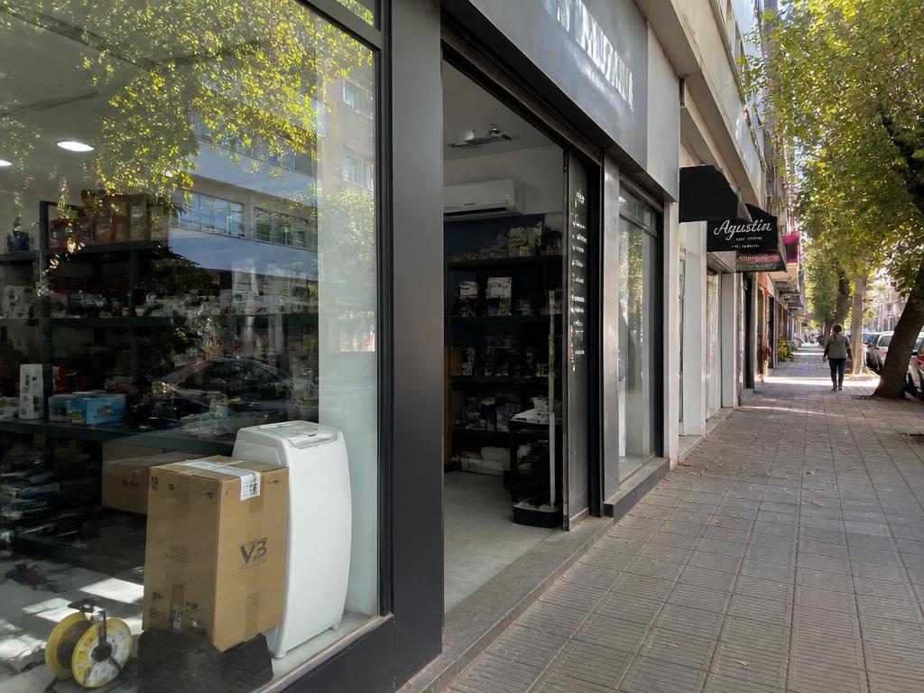 Foto de Local comercial sobre avenida en Centro, Maldonado